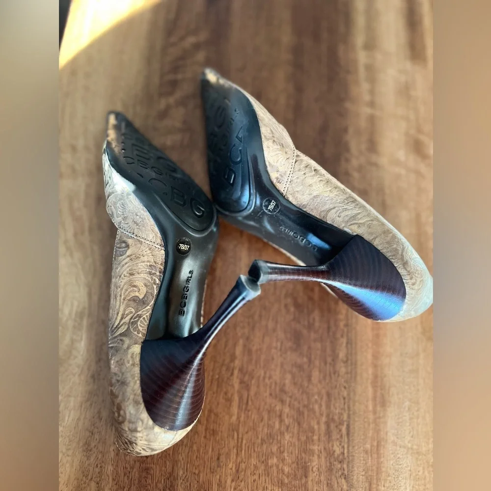 BCBGIRLS pointed toe high heels, like new